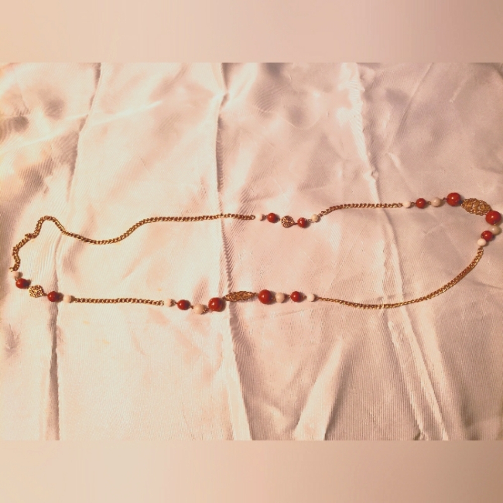 Vintage Women's Stone and Goldtone Necklace, 22 1/2" L